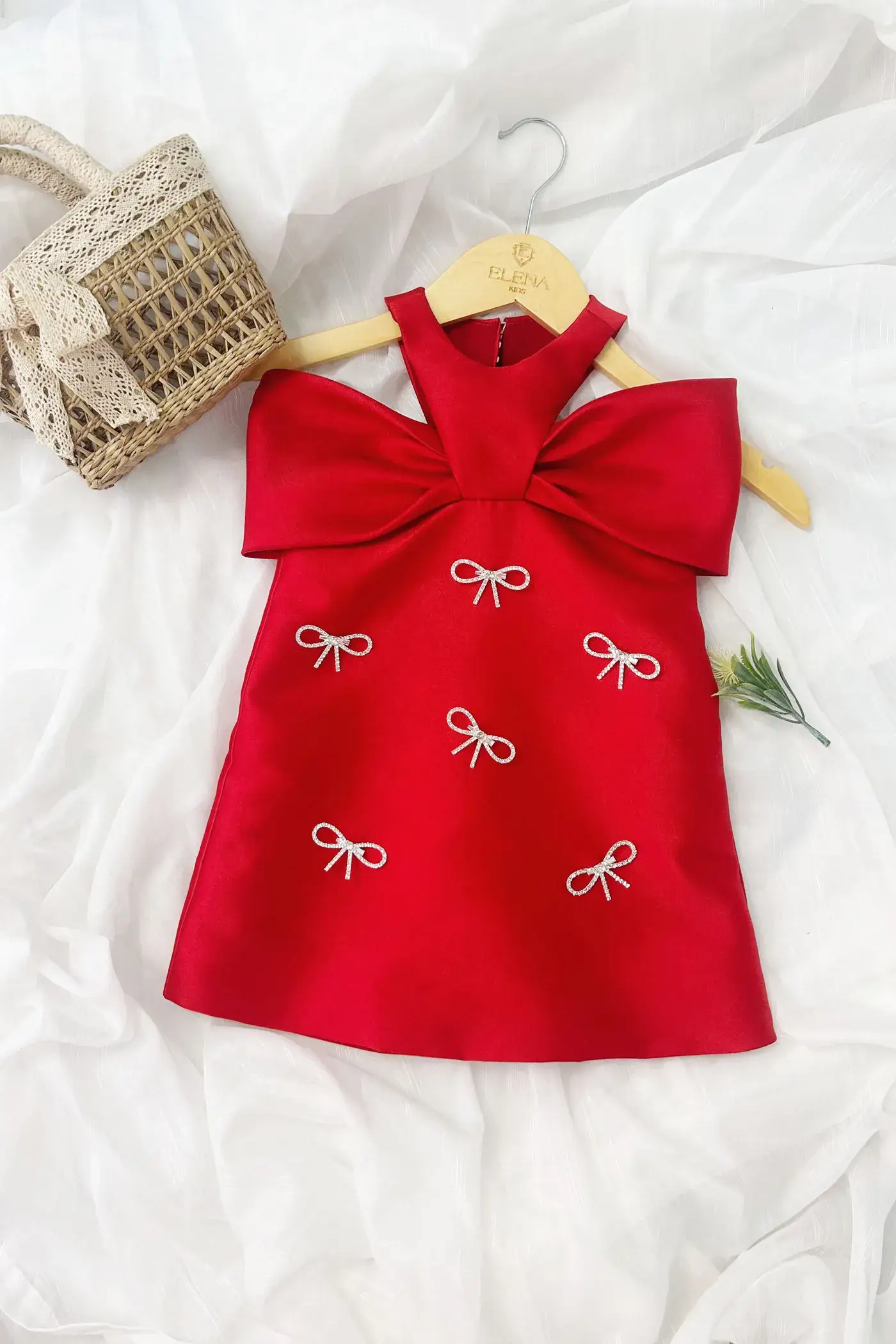 vay-do-cho-be-gai-3 váy đỏ cho bé gái 3